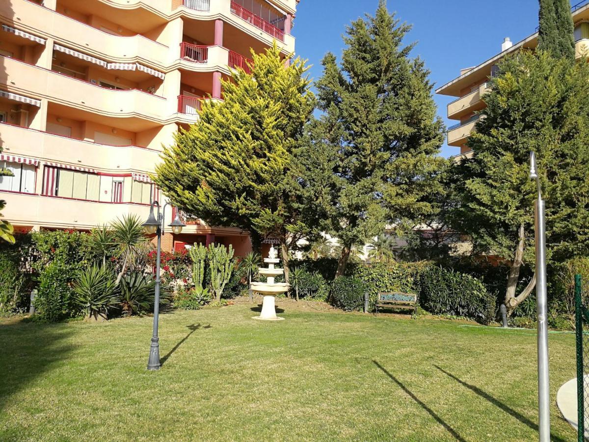 Apartamento En Фуeнхирола Екстериор снимка