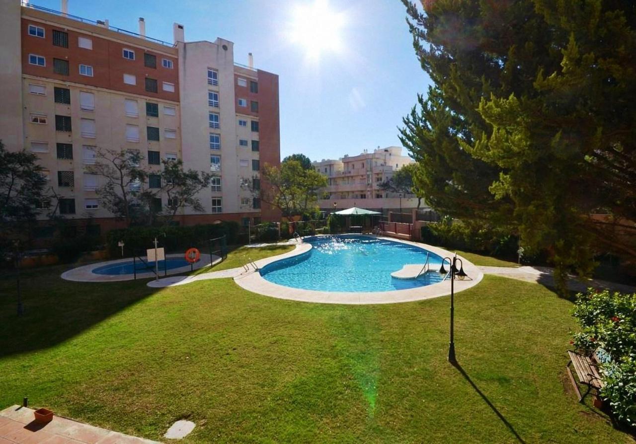 Apartamento En Фуeнхирола Екстериор снимка